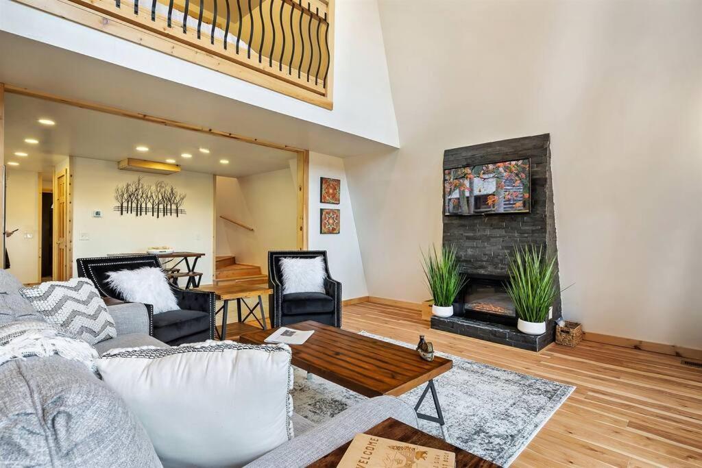 Secluded Mtn View New! 10 Mins To Gatlinburg Or Parkヴィラ エクステリア 写真